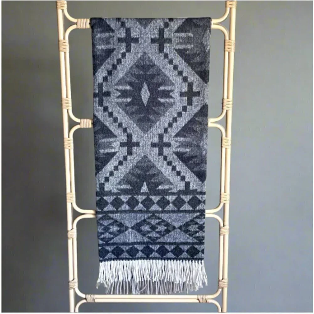 ARTZNL 100% Baby Alpaca Throw Blanket Black Diamond Large Luxury Soft All Season